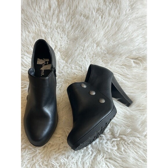 White Mountain Size 9 Black Faux Leather Block Heel Ankle Booties Crest Button - Picture 7 of 12